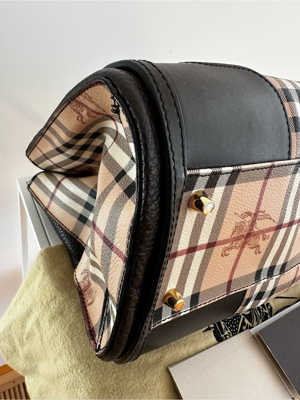 Burberry Beige Vintage Check Satchel with Black Leather Trim - Picture 15 of 16